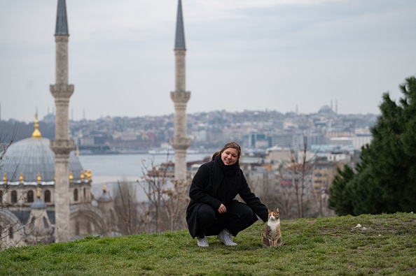 Istanbul le 16 mars 2022, l'entrée de la Russie dans la guerre contre l'Ukraine a fait que beaucoup ont quitté la Russie pour la Turquie. Photo de YASIN AKGUL/AFP via Getty Images.