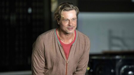 En Finlande, Brad Pitt expose des sculptures pour la première fois