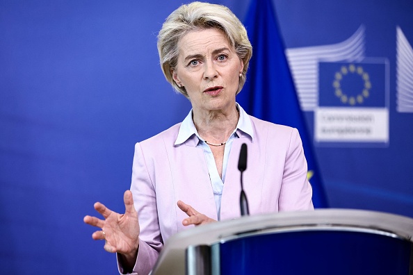La présidente de la Commission européenne Ursula von der Leyen.   (KENZO TRIBOUILLARD/AFP via Getty Images)