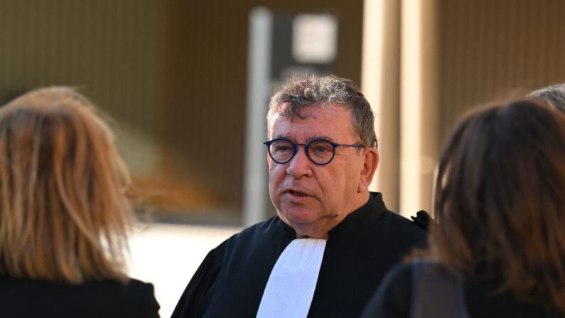 Jean Codognès, l'avocat de la conductrice de bus scolaire avant l'ouverture du procès de l'affaire Millas à Marseille, le 19 septembre 2022. (NICOLAS TUCAT/AFP via Getty Images)