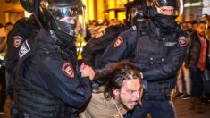 Ukraine: Moscou durcit les peines contre les déserteurs, plus de 700 personnes arrêtées