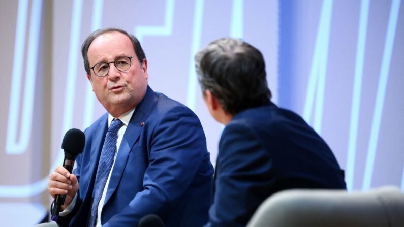 L'ancien président français François Hollande participe à un débat à l'occasion d'un événement appelé "Demain le sport", à Paris, le 22 septembre 2022.(Photo by FRANCK FIFE/AFP via Getty Images)