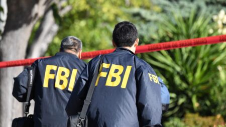 Le FBI a effectué un raid au domicile d’un militant catholique pro-vie