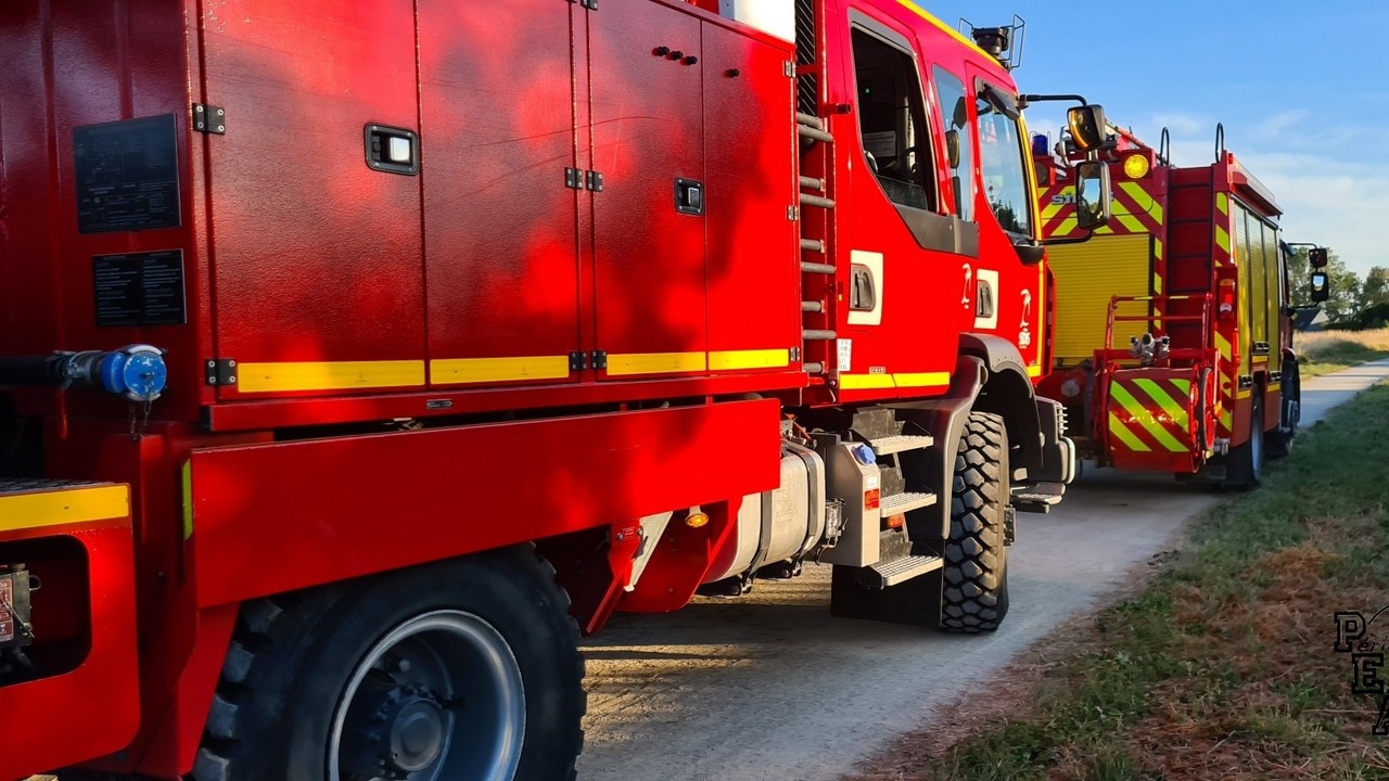 Seine-et-Marne : un poids lourd percute deux agents des routes, faisant un mort et un blessé grave