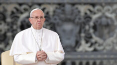 Le pape s’élève contre l’euthanasie devant des élus français