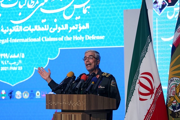 Le chef d'état-major des forces armées iraniennes, le Major Général Mohammad Bagheri, s'exprime lors de la Conférence internationale, dans la capitale Téhéran, le 23 février 2021. (Photo : ATTA KENARE/AFP via Getty Images)