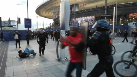 Violences lors de la finale de la Ligue des Champions au stade de France: deux hommes condamnés à de la prison