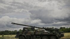 Guerre en Ukraine: l’ex-chef de l’agence spatiale russe envoie un éclat d’obus à Emmanuel Macron