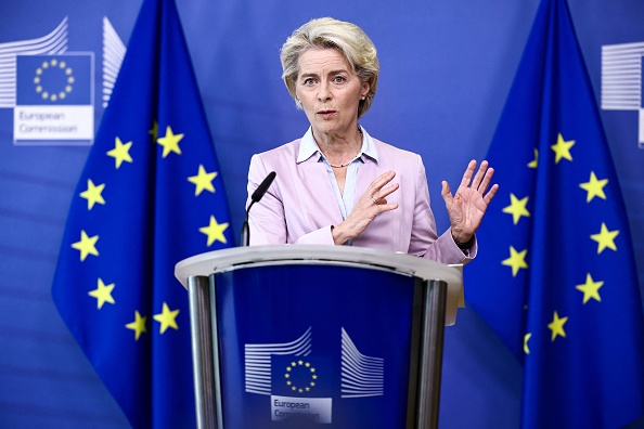 La présidente de la Commission européenne Ursula von der Leyen. (KENZO TRIBOUILLARD/AFP via Getty Images)