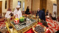 Le « gahwa » ou café arabe, symbole d' »hospitalité » au Qatar