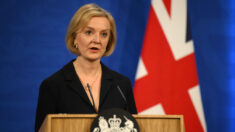 Royaume-Uni: Liz Truss se dit « désolée » pour ses « erreurs » et souhaite rester Première ministre