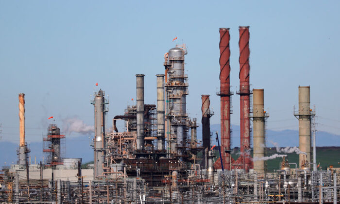 Raffinerie Chevron à Richmond, en Californie, le 17 novembre 2021. (Justin Sullivan/Getty Images)