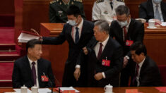 Hu Jintao sorti contre son gré du congrès du Parti Communiste en direct à la télévision