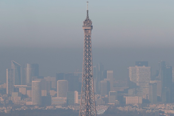Pollution de l'air à Paris. (Photo : THOMAS SAMSON/AFP via Getty Images)