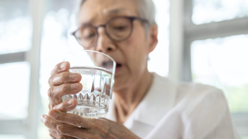 Des études indiquent que les vaccins à ARNm Covid-19 pourraient entraîner des problèmes neurologiques comme la maladie de Parkinson. (CGN089/Shutterstock)