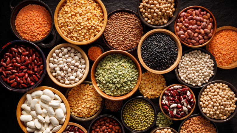 Selon Chen Tsung Yu, un nutritionniste taïwanais, les composants nutritionnels de divers produits à base de haricots sont différents et peuvent être divisés en céréales, légumes et protéines. (pbd Studio/Shutterstock)