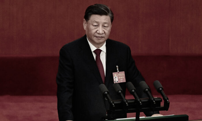 Le dirigeant chinois Xi Jinping prononce un discours lors de la session d'ouverture du congrès politique quinquennal du Parti communiste chinois à Pékin, le 16 octobre 2022. (Noel Celis/AFP via Getty Images)