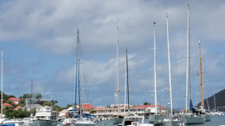 Prix du carburant: le port de Gustavia à Saint-Barthélemy bloqué par les marins pêcheurs