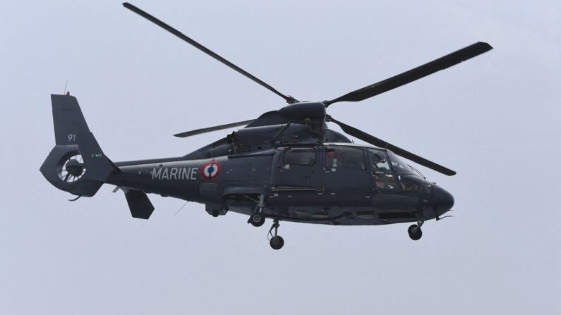 Photo d'un hélicoptère Dauphin. (Photo: INDRANIL MUKHERJEE/AFP via Getty Images)