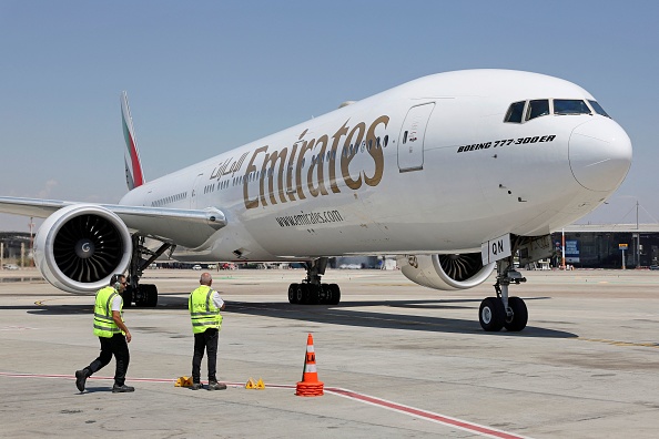 L'avion Boeing 777-300ER de la compagnie aérienne Emirates. (Photo : JACK GUEZ/AFP via Getty Images)