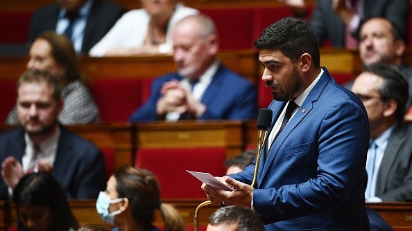 Le député français du parti Renaissance (anciennement LREM) Guillaume Kasbarian, à l'Assemblée nationale. (Photo par CHRISTOPHE ARCHAMBAULT/AFP via Getty Images)