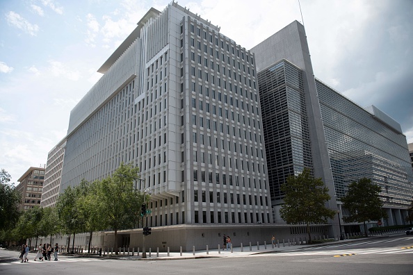 La Banque mondiale à Washington, DC. (Photo DANIEL SLIM/AFP via Getty Images)