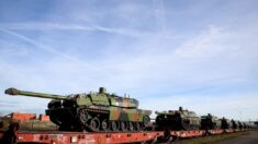 Guerre en Ukraine: chargement de chars français à destination de la Roumanie