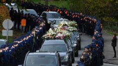 Belgique: hommage de milliers de policiers à l’un des leurs assassiné par un islamiste