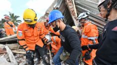 Indonésie: les secours à la recherche de survivants après le séisme qui a fait au moins 162 morts