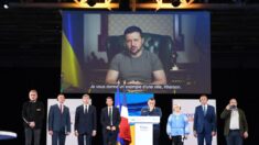 Guerre en Ukraine: Volodymyr Zelensky appelle les maires français à fournir de l’aide pour « survivre à l’hiver »