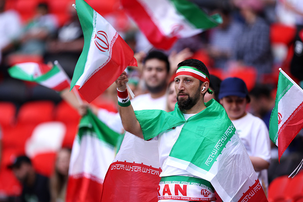 Supporters iraniens avant le match entre le Pays de Galles et l'IR Iran au stade Ahmad Bin Ali le 25 novembre 2022 à Doha, Qatar.  (Photo : Richard Heathcote/Getty Images)