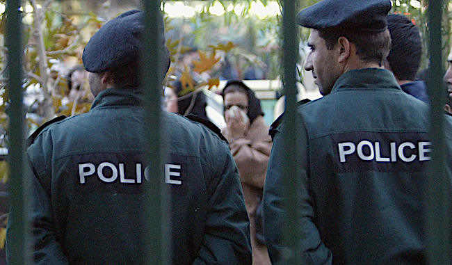 Deux policiers iraniens à Téhran en Iran.  (Photo : BEHROUZ MEHRI/AFP via Getty Images)