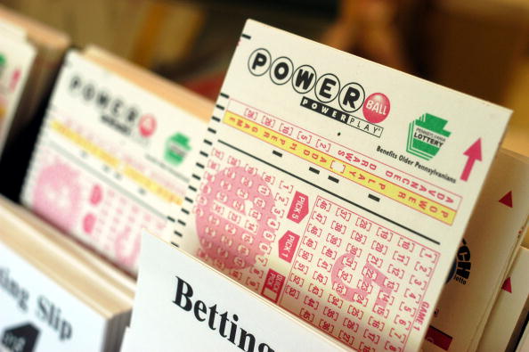 Un Californien a gagné le jackpot record de 2,04 milliards de dollars en jouant au Powerball. (Photo : William Thomas Cain/Getty Images)