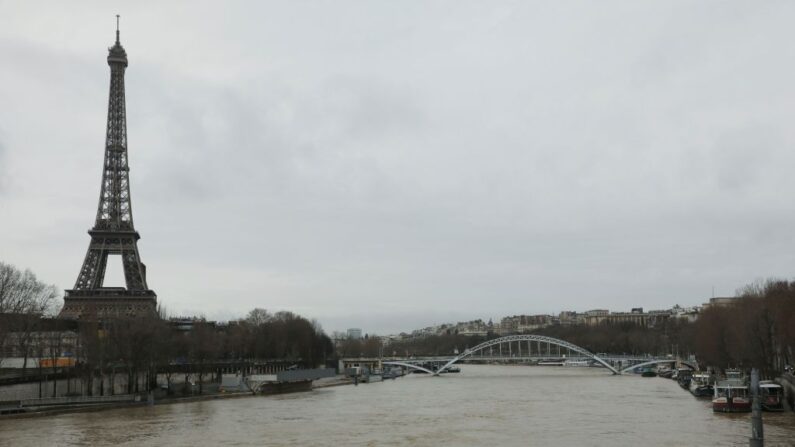 Niveau élevé de la Seine à Paris le 5 janvier 2018.(Photo: LUDOVIC MARIN/AFP via Getty Images)