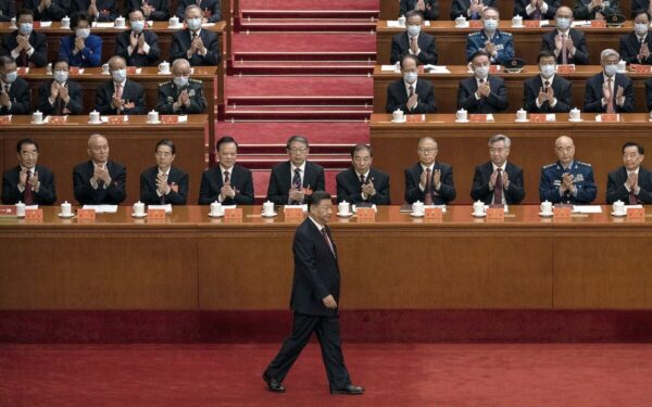 Xi Jinping lors de la cérémonie d’ouverture du XXe Congrès national du PCC le 16 octobre 2022. (Kevin Frayer/Getty Images)