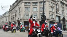 Nancy: 400 motards défilent en costume de Père Noël pour les enfants hospitalisés