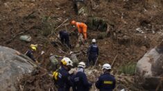 Colombie: au moins trois morts et une vingtaine de personnes coincées dans un glissement de terrain