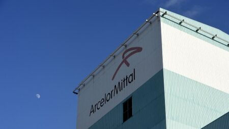 ArcelorMittal lance une nouvelle unité de production d’acier pour voitures électriques