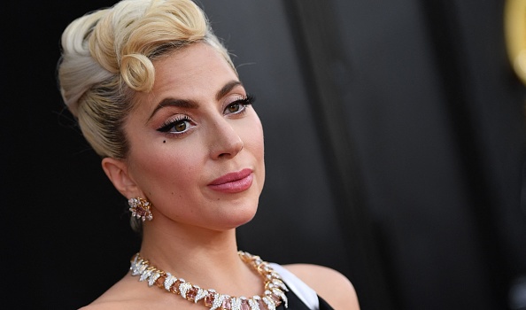 Lady Gaga arrive pour la 64e cérémonie annuelle des Grammy Awards au MGM Grand Garden Arena à Las Vegas, avril 2022. (Photo : ANGELA WEISS/AFP via Getty Images)