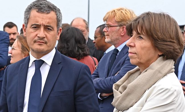 Gérald Darmanin et la ministre des Affaires étrangères et européennes Catherine Colonna ,à Alger, le 9 octobre 2022. (Photo : ALAIN JOCARD/AFP via Getty Images)
