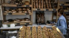 Étranglée par la hausse des prix, elle affiche l’avis de décès de sa boulangerie, à Toulouse