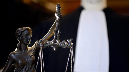 Un faux avocat démasqué au tribunal de Cusset dans l’Allier écope deux ans de prison ferme