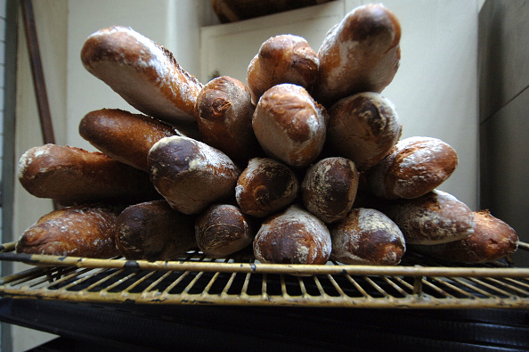 Somme: un ancien militaire livre le pain à domicile afin de «ramener le boulanger dans les villages et créer une clientèle»