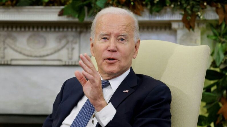 Joe Biden dans le Bureau ovale , le 1er décembre 2022. (Ludovic Marin/AFP via Getty Images)
