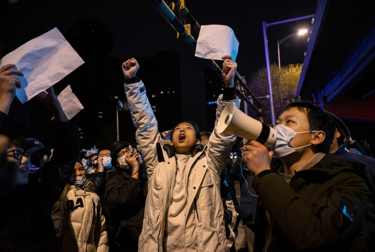 La Chine envoie la police anti-émeute pour étouffer les manifestations contre la politique zéro Covid