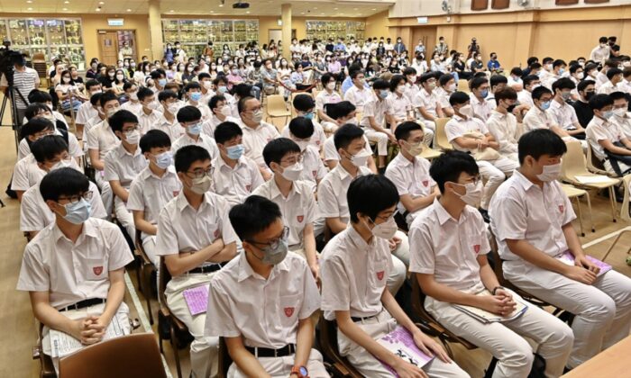 Queen's College à Hong Kong le 20 juillet 2022. (Sung Pi-long/Epoch Times)