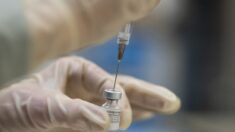 Le régulateur américain des médicaments associe le vaccin Covid-19 de Pfizer à la coagulation sanguine