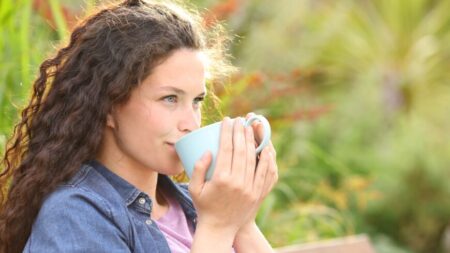 Une tasse de thé quotidienne peut réduire le risque de maladie cardiaque