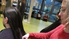 Bretagne: des élèves et professeurs du lycée de Liffré offrent leurs cheveux pour la bonne cause