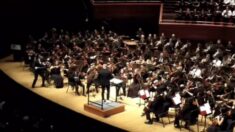 Yannick Nézet-Séguin joliment piégé par l’orchestre qu’il dirige le jour de son anniversaire
